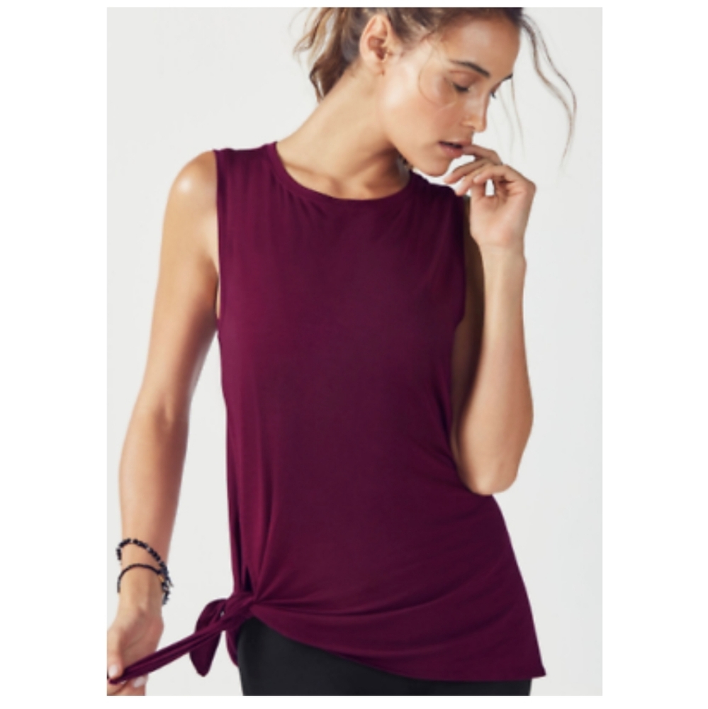 Fabletics alia tied tank maroon